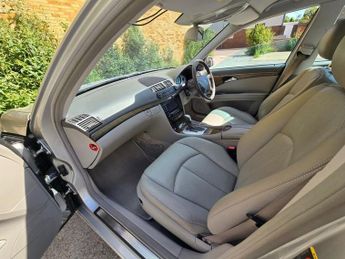 MERCEDES-BENZ E CLASS 3.2 E320 Avantgarde Saloon 4dr Petrol Automatic (238 g/km, 224 b