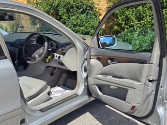 MERCEDES-BENZ E CLASS 3.2 E320 Avantgarde Saloon 4dr Petrol Automatic (238 g/km, 224 b