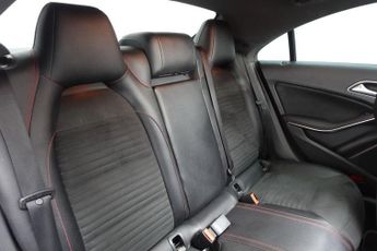 MERCEDES-BENZ CLA 2.1 CLA220d AMG Line Night Edition (Plus) Coupe 4dr Diesel 7G-DC