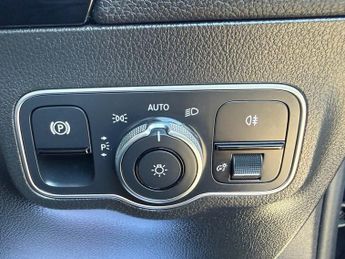 MERCEDES-BENZ B CLASS 2.0 B200d Sport (Executive) MPV 5dr Diesel 8G-DCT Auto Euro 6 (s