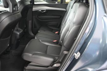 VOLVO XC90 2.0 B5 MHEV Momentum SUV 5dr Petrol Hybrid Auto 4WD Euro 6 (s/s)