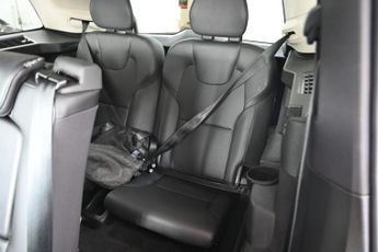 VOLVO XC90 2.0 B5 MHEV Momentum SUV 5dr Petrol Hybrid Auto 4WD Euro 6 (s/s)