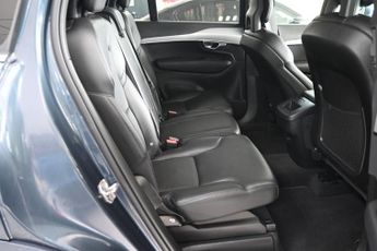 VOLVO XC90 2.0 B5 MHEV Momentum SUV 5dr Petrol Hybrid Auto 4WD Euro 6 (s/s)