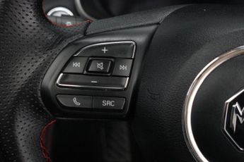 MG MG ZS 72.6kWh Trophy Connect Long Range SUV 5dr Electric Auto (156 ps)