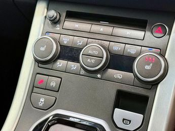 LAND ROVER RANGE ROVER EVOQUE 2.2 SD4 Pure Tech SUV 5dr Diesel Auto 4WD Euro 5 (s/s) (190 ps)