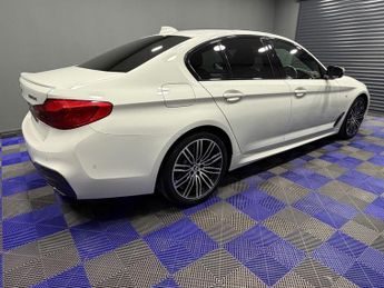 BMW 5 SERIES 2.0 520d M Sport Saloon 4dr Diesel Auto Euro 6 (s/s) (190 ps)