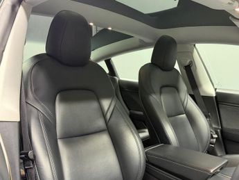 TESLA Model 3 Standard Range Plus Saloon 4dr Electric Auto RWD (241 bhp)