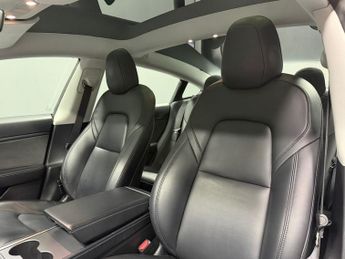 TESLA Model 3 Standard Range Plus Saloon 4dr Electric Auto RWD (241 bhp)