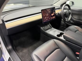 TESLA Model 3 Standard Range Plus Saloon 4dr Electric Auto RWD (241 bhp)