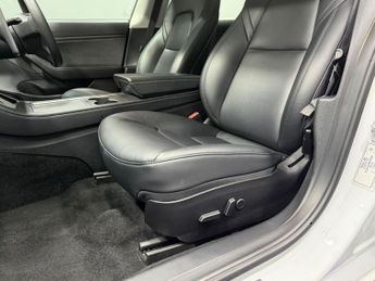 TESLA Model 3 Standard Range Plus Saloon 4dr Electric Auto RWD (241 bhp)