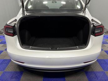 TESLA Model 3 Standard Range Plus Saloon 4dr Electric Auto RWD (241 bhp)