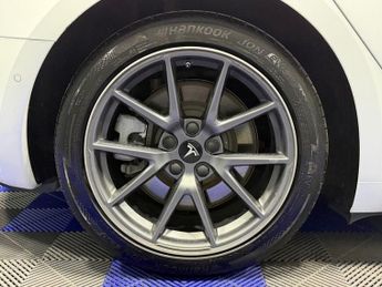 TESLA Model 3 Standard Range Plus Saloon 4dr Electric Auto RWD (241 bhp)