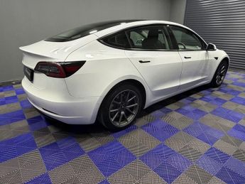 TESLA Model 3 Standard Range Plus Saloon 4dr Electric Auto RWD (241 bhp)