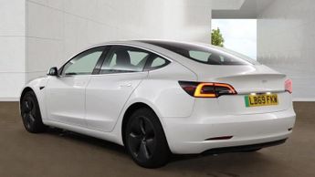 TESLA Model 3 Standard Range Plus Saloon 4dr Electric Auto RWD (241 bhp)