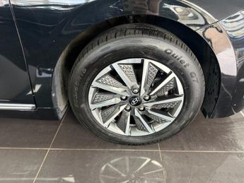 HYUNDAI IONIQ 38.3kWh Premium SE Hatchback 5dr Electric Auto (136 ps)