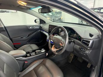 HYUNDAI IONIQ 38.3kWh Premium SE Hatchback 5dr Electric Auto (136 ps)