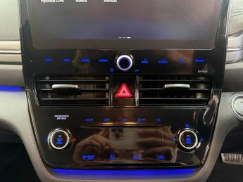 HYUNDAI IONIQ 38.3kWh Premium SE Hatchback 5dr Electric Auto (136 ps)