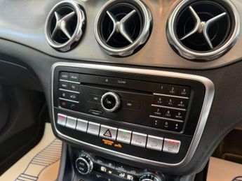 MERCEDES-BENZ GLA 2.1 GLA220d AMG Line (Premium Plus) SUV 5dr Diesel 7G-DCT 4MATIC