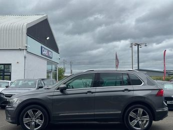 VOLKSWAGEN TIGUAN 2.0 TDI SEL SUV 5dr Diesel DSG Euro 6 (s/s) (150 ps)