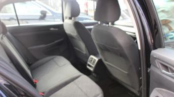 VOLKSWAGEN GOLF 1.5 eTSI MHEV Life Hatchback 5dr Petrol Hybrid DSG Euro 6 (s/s) 