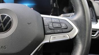 VOLKSWAGEN GOLF 1.5 eTSI MHEV Life Hatchback 5dr Petrol Hybrid DSG Euro 6 (s/s) 