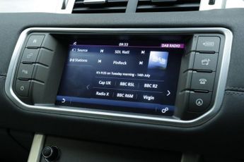 LAND ROVER RANGE ROVER EVOQUE 2.0 TD4 SE Tech SUV 5dr Diesel Auto 4WD Euro 6 (s/s) (180 ps)