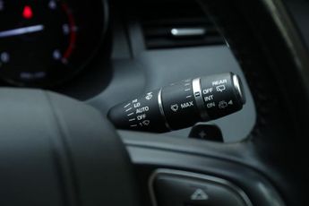 LAND ROVER RANGE ROVER EVOQUE 2.0 TD4 SE Tech SUV 5dr Diesel Auto 4WD Euro 6 (s/s) (180 ps)