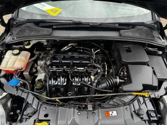 FORD FOCUS 1.6 Titanium Estate 5dr Petrol Powershift Euro 5 (125 ps)