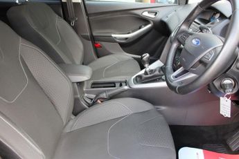 FORD FOCUS 1.6 TDCi Zetec Estate 5dr Diesel Manual Euro 5 (s/s) (115 ps)