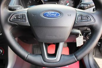 FORD FOCUS 1.6 TDCi Zetec Estate 5dr Diesel Manual Euro 5 (s/s) (115 ps)