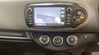TOYOTA YARIS 1.5 VVT-i Icon Tech Hatchback 5dr Petrol CVT Euro 6 (111 ps)