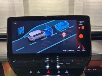 VOLKSWAGEN ID. BUZZ Pro 77kWh 1ST Edition MPV 5dr Electric Auto (204 ps)