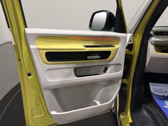 VOLKSWAGEN ID. BUZZ Pro 77kWh 1ST Edition MPV 5dr Electric Auto (204 ps)