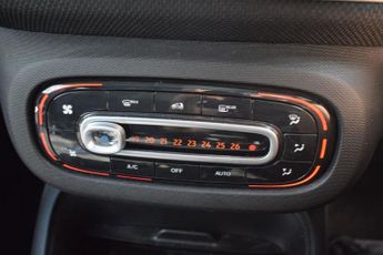 SMART FORFOUR 17.6kWh Premium Hatchback 5dr Electric Auto (22kW Charger) (82 p