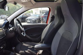 SMART FORFOUR 17.6kWh Premium Hatchback 5dr Electric Auto (22kW Charger) (82 p