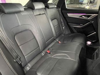 JAGUAR F-PACE 2.0 D200 MHEV R-Dynamic SE SUV 5dr Diesel Auto AWD Euro 6 (s/s) 