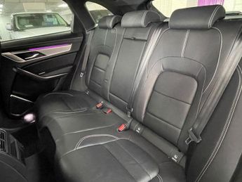 JAGUAR F-PACE 2.0 D200 MHEV R-Dynamic SE SUV 5dr Diesel Auto AWD Euro 6 (s/s) 