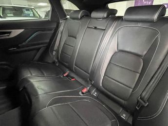 JAGUAR F-PACE 2.0 D165 R-Sport SUV 5dr Diesel Manual Euro 6 (s/s) (163 ps)