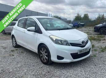 Toyota Yaris 1.33 Dual VVT-i TR Hatchback 5dr Petrol Multidrive S Euro 5 (101