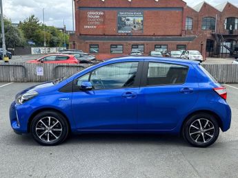 TOYOTA YARIS 1.5 VVT-h Icon Tech Hatchback 5dr Petrol Hybrid E-CVT Euro 6 (s/