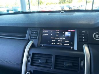 LAND ROVER DISCOVERY SPORT 2.0 TD4 SE Tech SUV 5dr Diesel Auto 4WD Euro 6 (s/s) (180 ps) FU