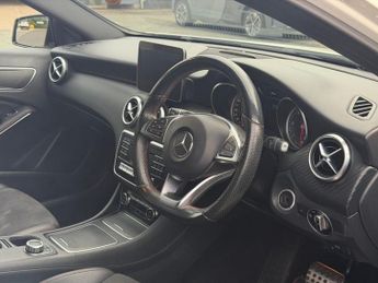 MERCEDES-BENZ A CLASS 2.1 A200d AMG Line (Premium) Hatchback 5dr Diesel 7G-DCT Euro 6 