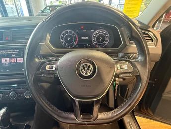 VOLKSWAGEN TIGUAN 2.0 TSI BlueMotion Tech SEL SUV 5dr Petrol DSG 4Motion Euro 6 (s