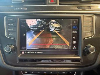 VOLKSWAGEN TIGUAN 2.0 TSI BlueMotion Tech SEL SUV 5dr Petrol DSG 4Motion Euro 6 (s