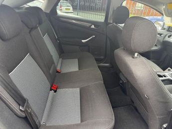 FORD MONDEO 1.6 TDCi ECOnetic Zetec Business Edition Hatchback 5dr Diesel Ma