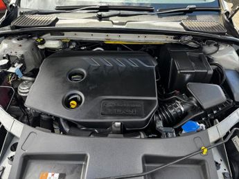 FORD MONDEO 1.6 TDCi ECOnetic Zetec Business Edition Hatchback 5dr Diesel Ma