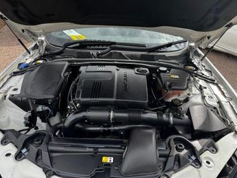 JAGUAR XF 2.2d R-Sport Sportbrake 5dr Diesel Auto Euro 5 (s/s) (200 ps)