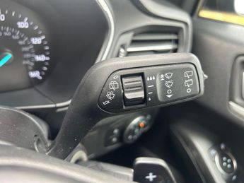 FORD FOCUS 1.5 EcoBlue Zetec Hatchback 5dr Diesel Auto Euro 6 (s/s) (120 ps