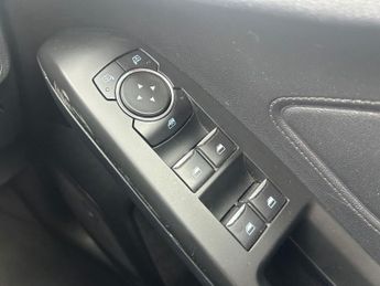 FORD FOCUS 1.5 EcoBlue Zetec Hatchback 5dr Diesel Auto Euro 6 (s/s) (120 ps