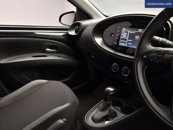 TOYOTA AYGO X 1.0 VVT-i Pure Hatchback 5dr Petrol x-shift Euro 6 (s/s) (72 ps)